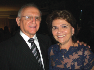 O Venerável da Loja Maçônica “Luz da Juparanã”, Pedro Sérgio Venturini - na foto com a esposa Edna