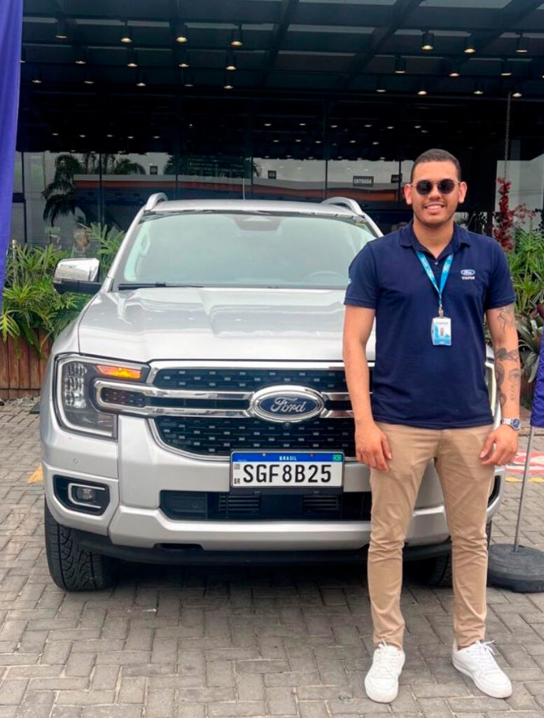 Rafael Santos se mostrou um super craque de vendas e vêm fazendo um belo trabalho na Via For Ford Linhares